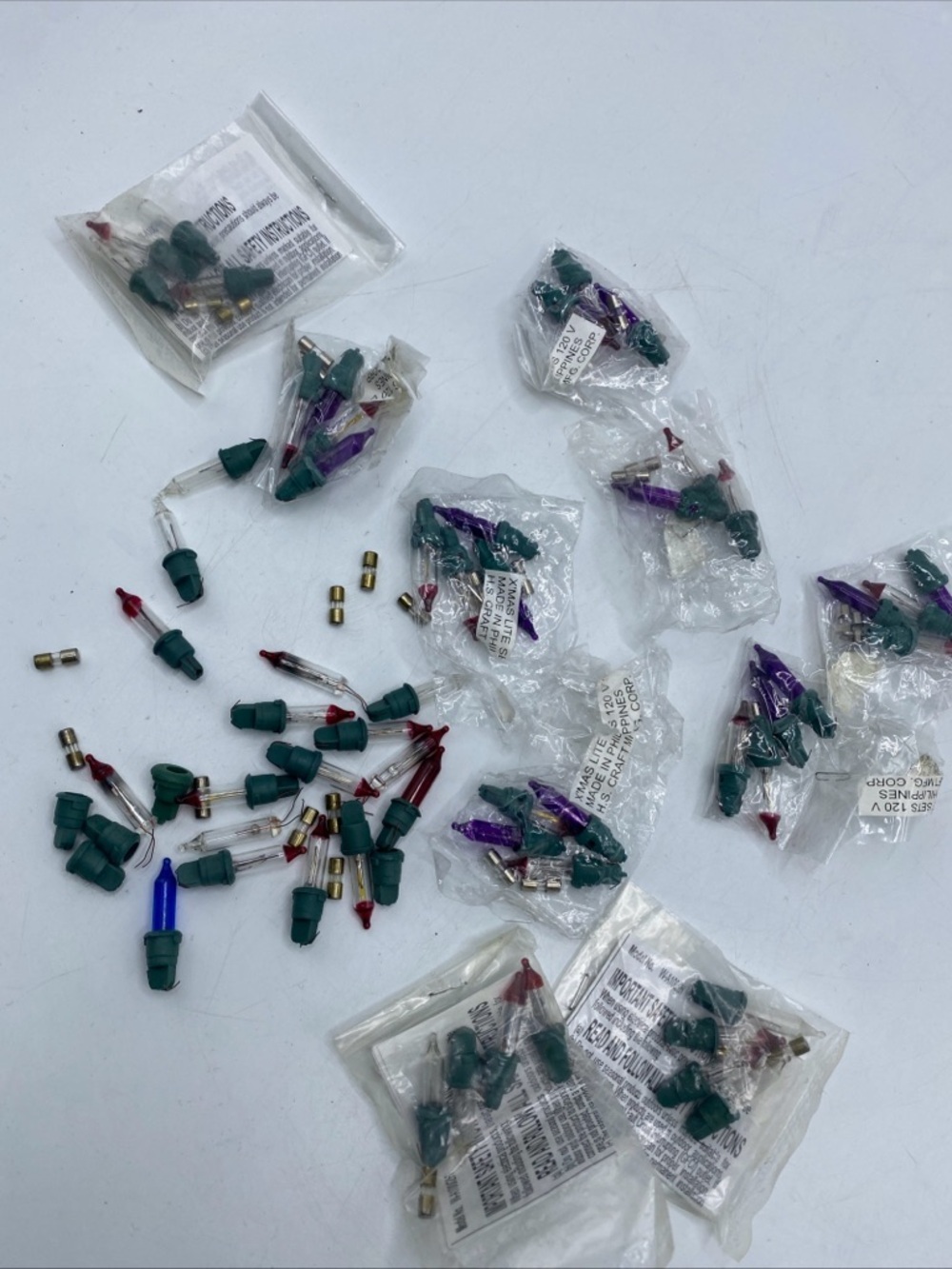 Christmas Bulb Replacement Bulbs. Approx 50 Colored & White Lights Fuses Purple - Picture 5 of 8